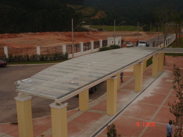 Escola Tamboré Marquize com Vidro Laminado